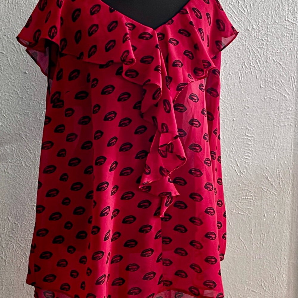 Torrid plus size 2 Red Blouse with Black Lip Print